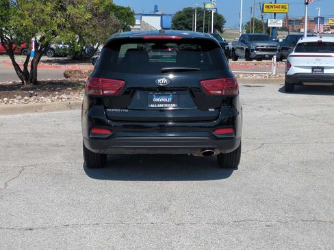 Used 2019 Kia Sorento FWD image 7