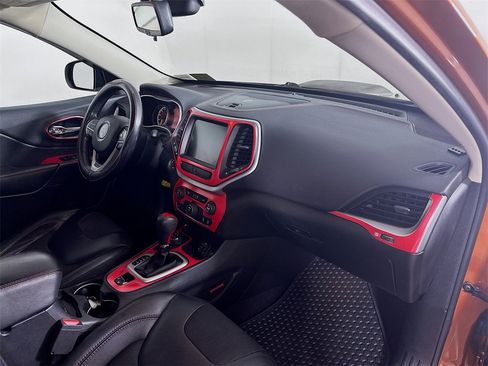 Used 2016 Jeep Cherokee Trailhawk w/ Trailer Tow Group image 32