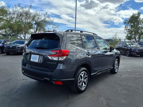 Used 2023 Subaru Forester Premium AWD/4WD image 10