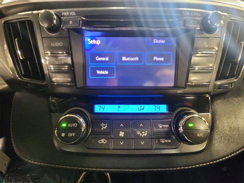 Used 2013 Toyota RAV4 XLE image 17