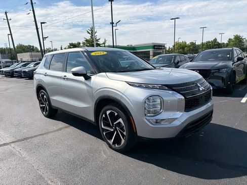 Used 2024 Mitsubishi Outlander SE AWD/4WD image 1