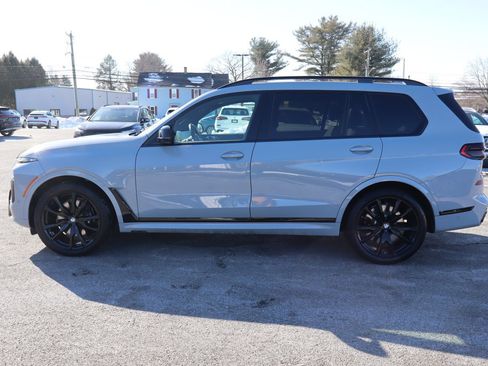 Used 2025 BMW X7 M60i image 8