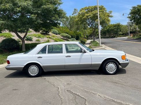 Used 1987 Mercedes-Benz 560 SEL image 7
