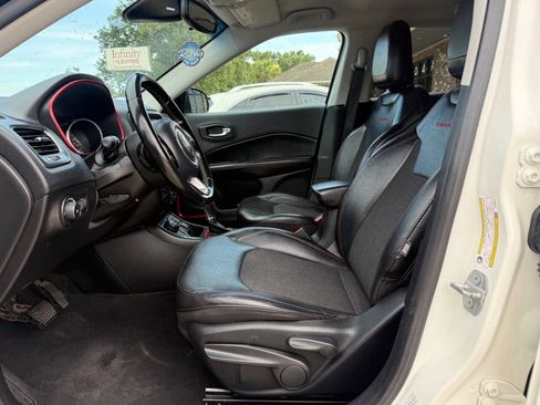 Used 2020 Jeep Compass Trailhawk AWD/4WD image 10