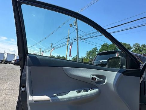 Used 2013 Toyota Corolla L FWD image 9