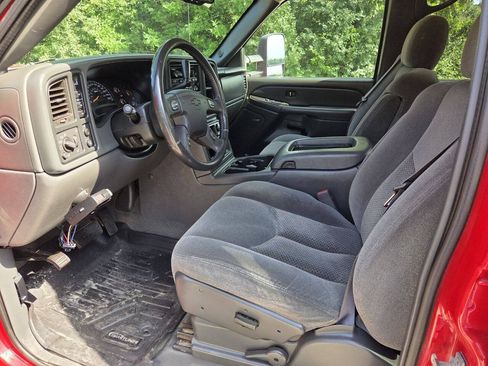 Used 2005 Chevrolet Silverado 3500 LS w/ Heavy-Duty Power Package AWD/4WD image 17