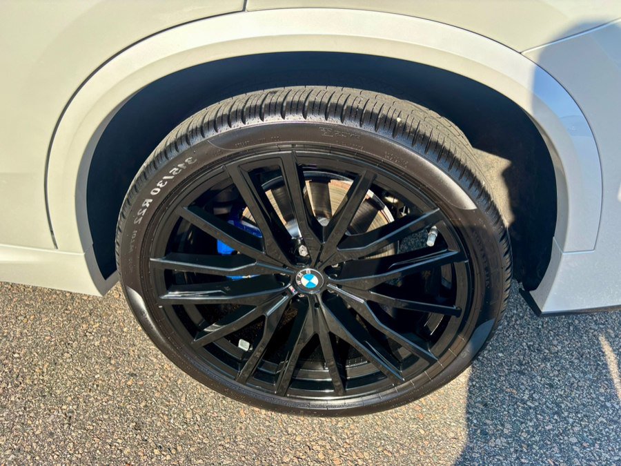 Used 2022 BMW X5 xDrive40i w/ M Sport Package AWD/4WD image 37
