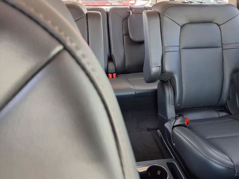 New 2025 Lincoln Aviator AWD image 24