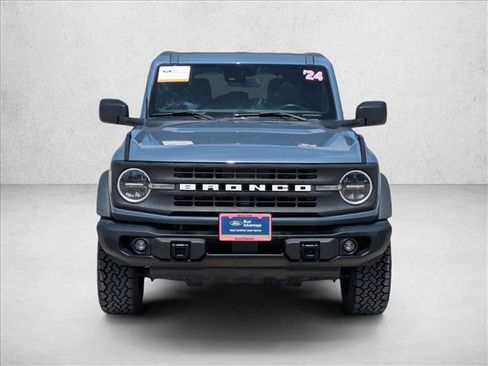 Used 2023 Ford Bronco Black Diamond AWD/4WD image 2