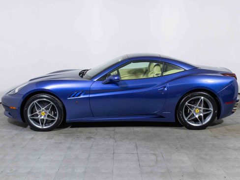 Used 2010 Ferrari California image 14