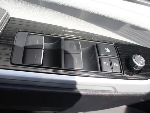 Certified 2026 Toyota Sienna XSE FWD image 46