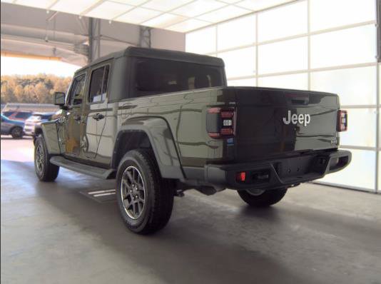 Used 2022 Jeep Gladiator Overland w/ LED Lighting Group AWD/4WD image 3
