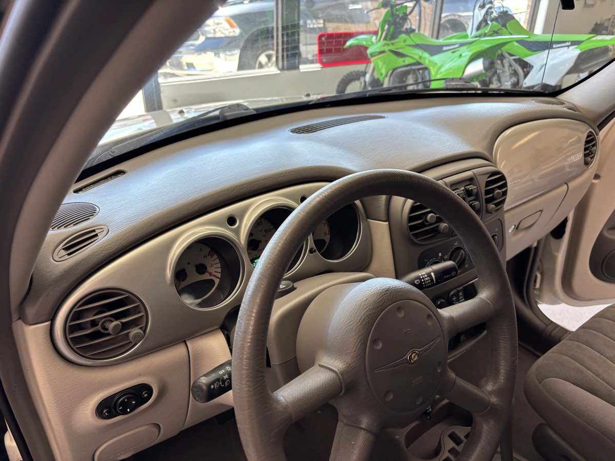 Used 2002 Chrysler PT Cruiser Touring FWD image 13