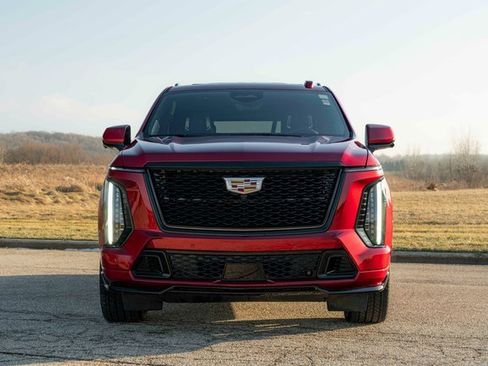 Used 2025 Cadillac Escalade V image 34