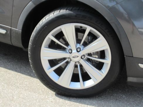 Used 2019 Ford Explorer Limited w/ Class III Trailer Tow Package image 7