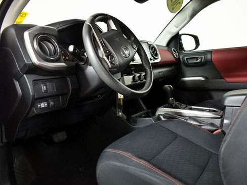 Used 2022 Toyota Tacoma SR5 image 16