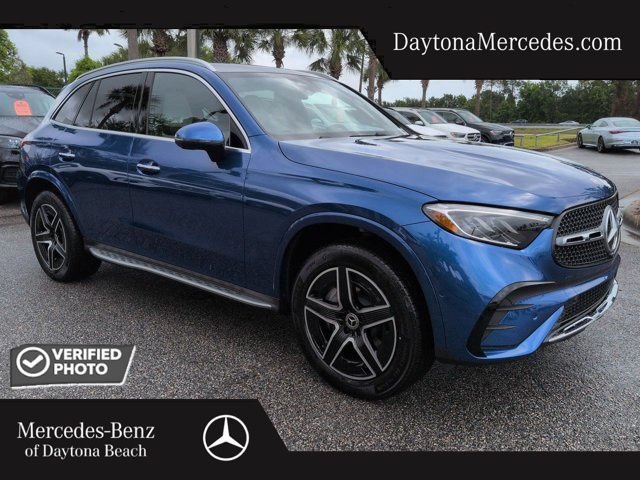 Used 2026 Mercedes-Benz GLC 300 image 1