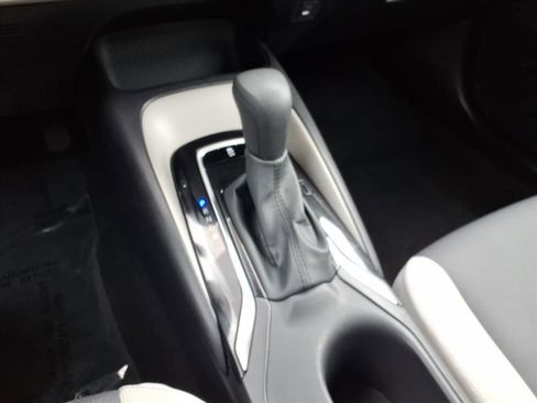 Used 2025 Toyota Corolla LE image 20