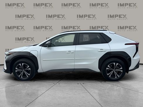 Used 2024 Toyota bZ4X XLE w/ Weather Package image 2