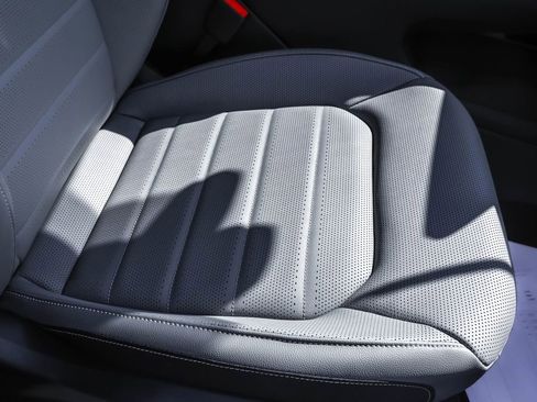 New 2026 Volkswagen Atlas Cross Sport SEL R-Line image 40