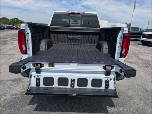 New 2026 GMC Sierra 1500 SLT w/ SLT Premium Plus Package AWD/4WD image 18