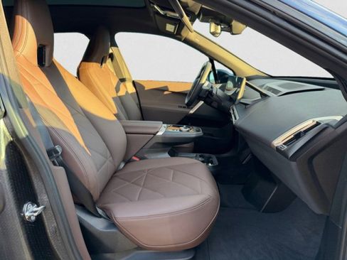 Used 2025 BMW iX xDrive50 w/ Convenience Package image 20