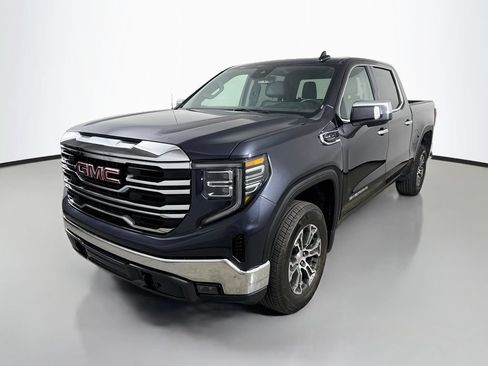 Used 2025 GMC Sierra 1500 SLT AWD/4WD image 3