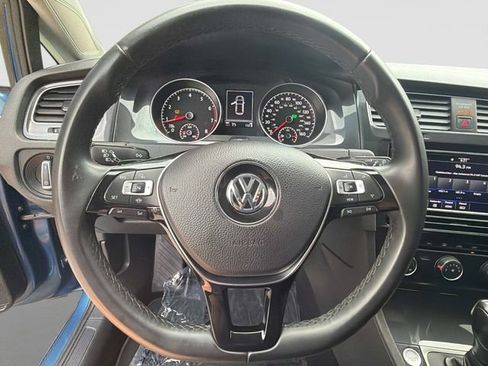 Used 2021 Volkswagen Golf 4-Door FWD image 25