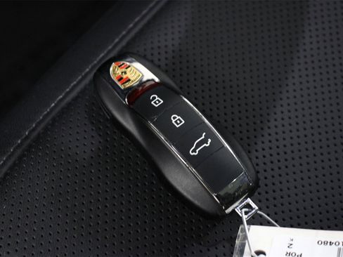 Used 2025 Porsche Macan image 34