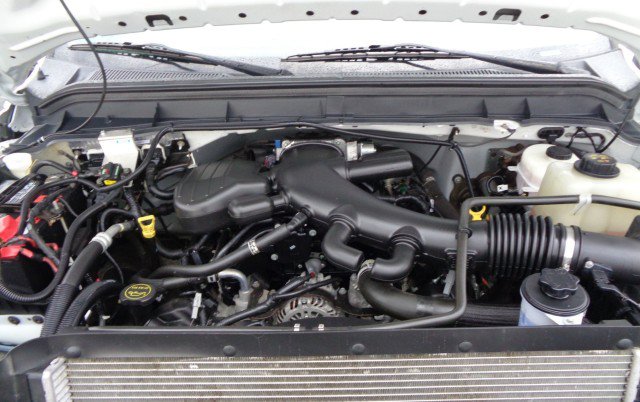 Used 2015 Ford F550 2WD Regular Cab Super Duty w/ Power Equipment Group image 13