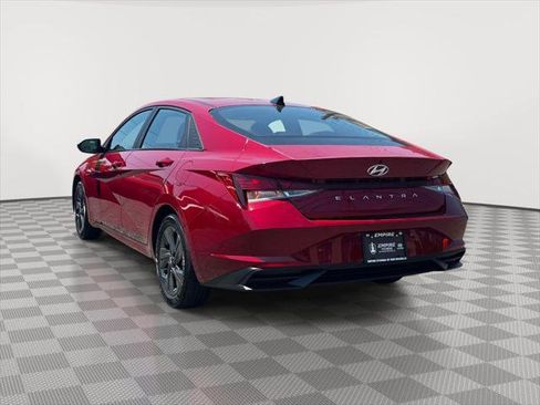 Certified 2023 Hyundai Elantra SEL FWD image 4