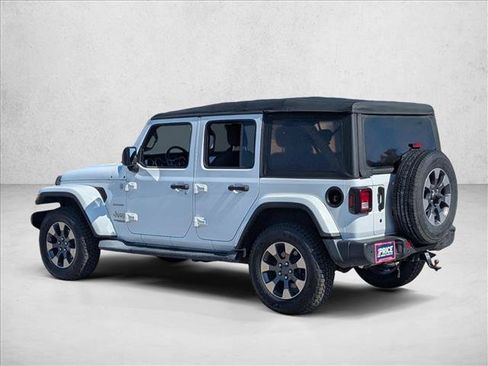 Used 2018 Jeep Wrangler Unlimited Sahara AWD/4WD image 7