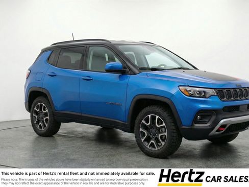 Used 2025 Jeep Compass Trailhawk AWD/4WD image 1