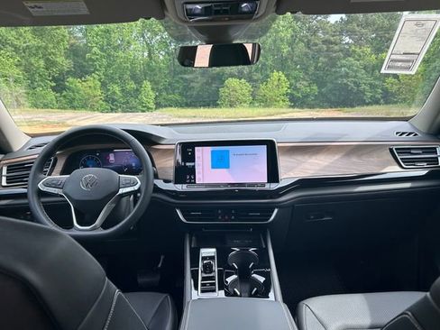 New 2026 Volkswagen Atlas SE FWD image 13