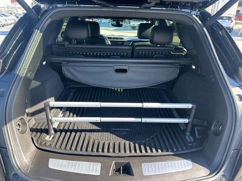 Certified 2022 Cadillac XT5 Sportv w/ LPO, ONYX Package image 21