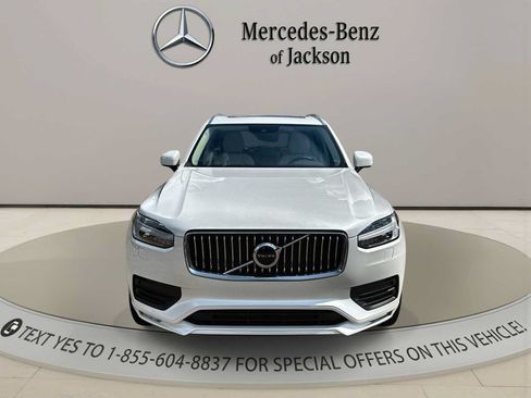 Used 2022 Volvo XC90 T5 Momentum w/ Climate Package FWD image 3