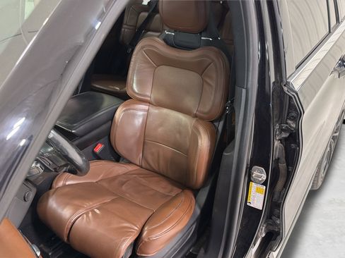 Used 2022 Lincoln Aviator Reserve w/ Equipment Group 201A AWD/4WD image 9