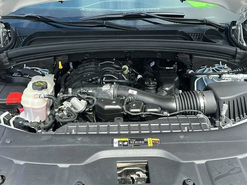 Used 2025 Jeep Grand Cherokee Altitude AWD/4WD image 32