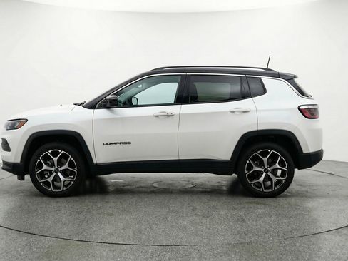 Used 2025 Jeep Compass Limited image 5