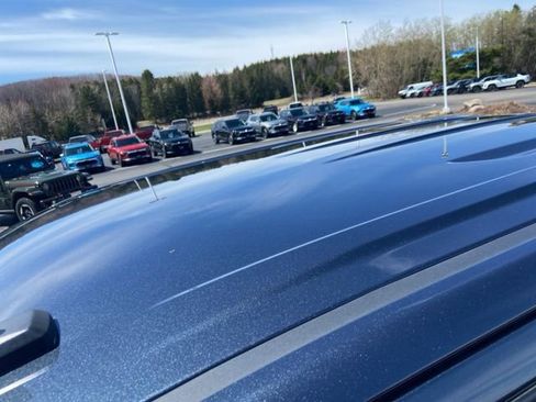 Used 2022 Chevrolet Silverado 1500 LT Trail Boss w/ Safety Package AWD/4WD image 7