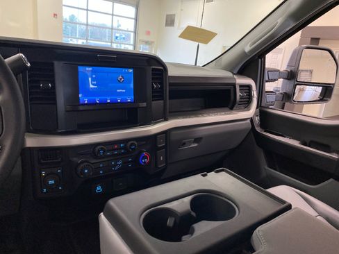 New 2026 Ford F250 XL w/ XL Chrome Package image 15