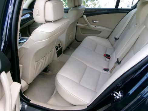 Used 2008 BMW 528xi Sedan AWD/4WD image 16