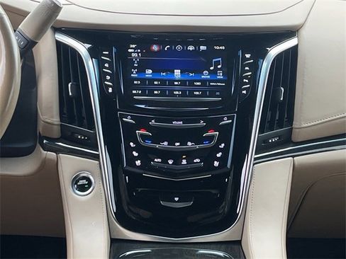 Used 2020 Cadillac Escalade Platinum image 17