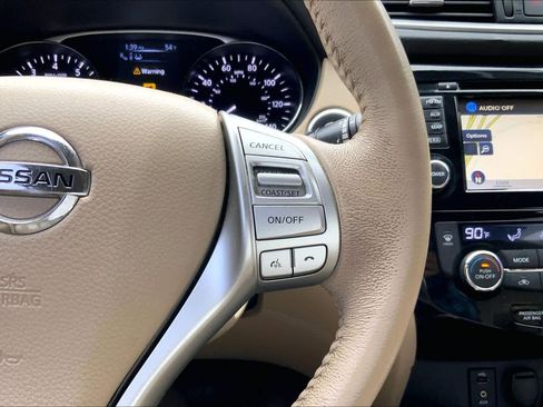 Used 2015 Nissan Rogue SL w/ SL Premium Package image 24