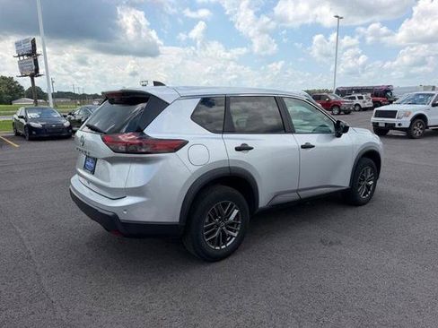 Used 2024 Nissan Rogue S FWD image 5