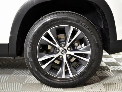 Used 2019 Toyota Highlander LE image 22