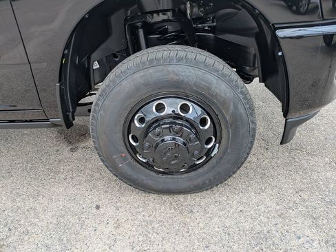 New 2026 RAM 3500 Laramie AWD/4WD image 14
