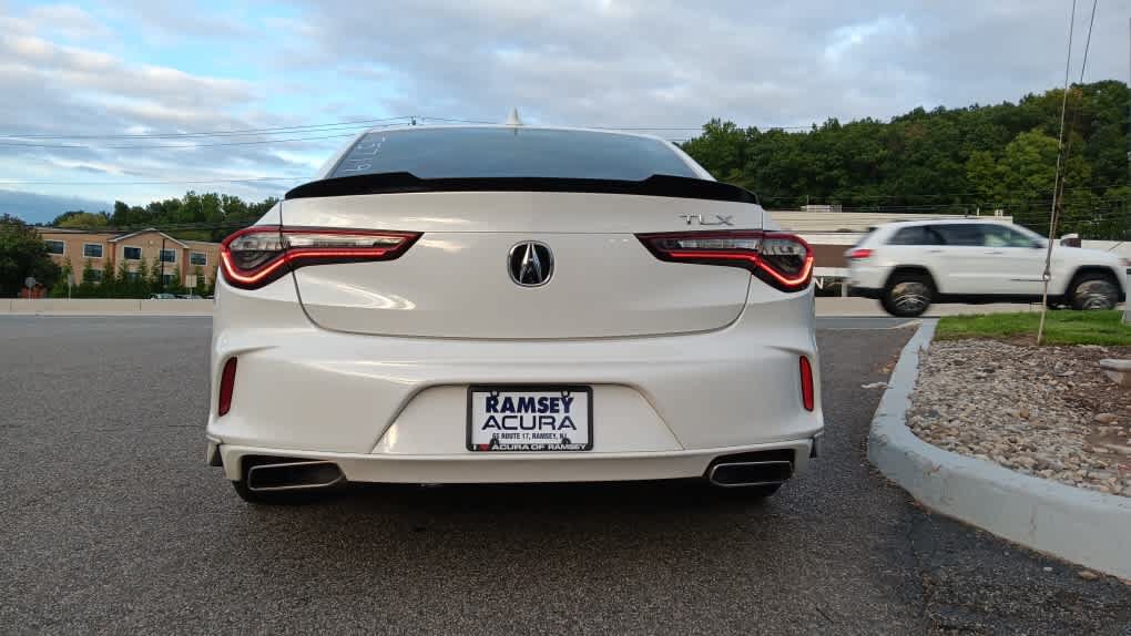 Used 2023 Acura TLX FWD image 4