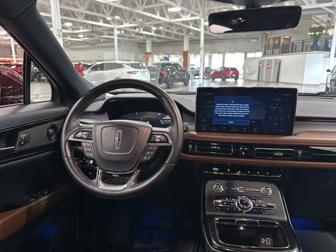 Used 2022 Lincoln Nautilus Reserve w/ Equipment Group 201A image 14