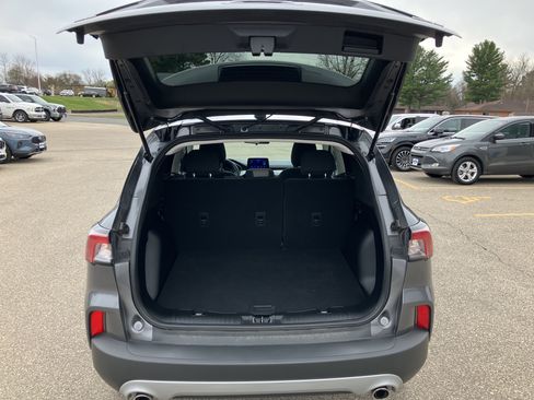 Used 2022 Ford Escape SE w/ Cold Weather Package AWD/4WD image 17